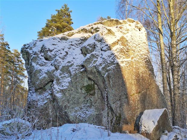Sormuskivi-siirtolohkare.
