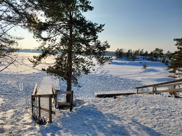 Karhusaari laituri.jpg